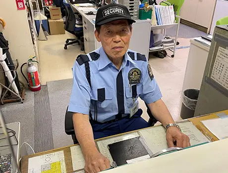 【浜町駅徒歩3分の駅チカ施設】70歳以上も活躍中！屋内勤務だから夏も涼しく働けます♪